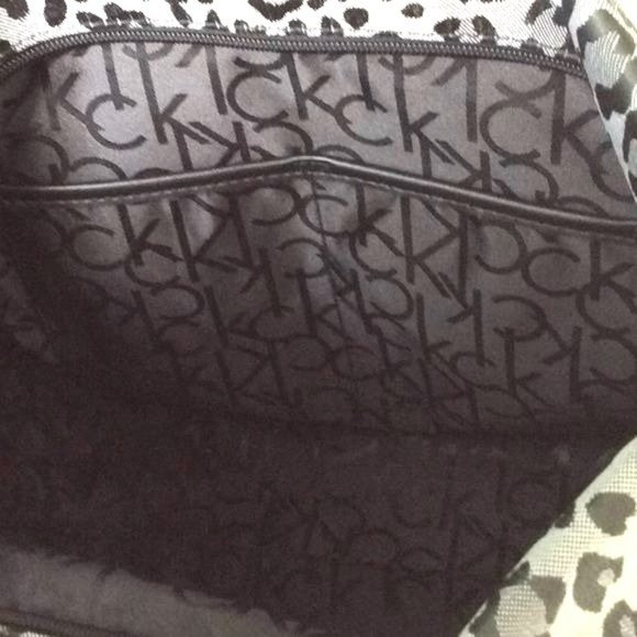 Calvin Klein WomenS Animal Print Tote Top Zip Closure Size-13” x 10 3/4” NWT - Picture 6 of 8